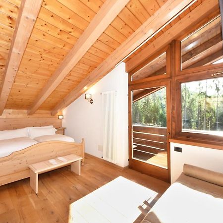 Lo Chalet Delle Ville วาเรนา ภายนอก รูปภาพ