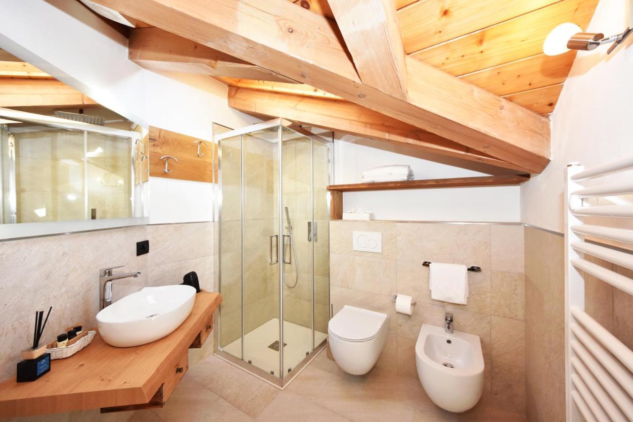Lo Chalet Delle Ville วาเรนา ภายนอก รูปภาพ